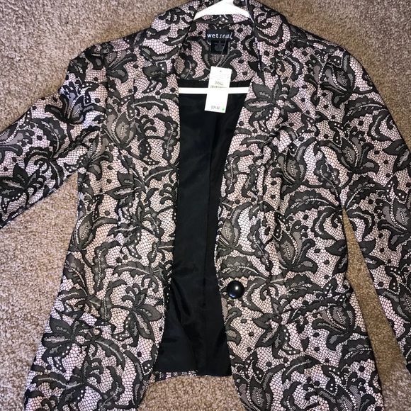 Woman’s blazer - Picture 2 of 3
